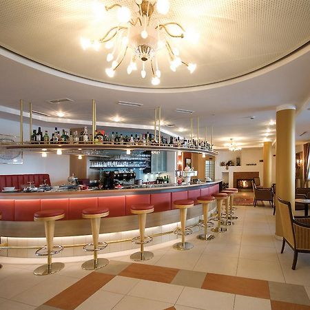 Hotel Amadeus Micheluzzi Зерфаус Екстериор снимка