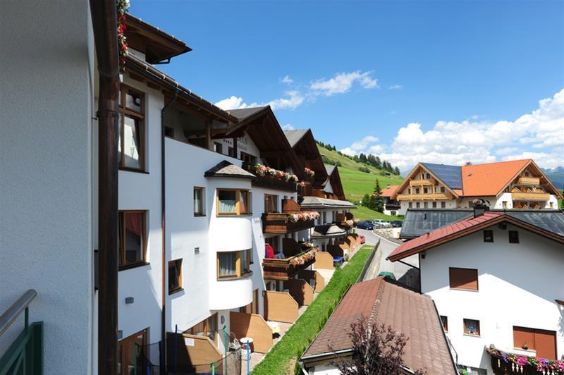 Hotel Amadeus Micheluzzi Зерфаус Екстериор снимка