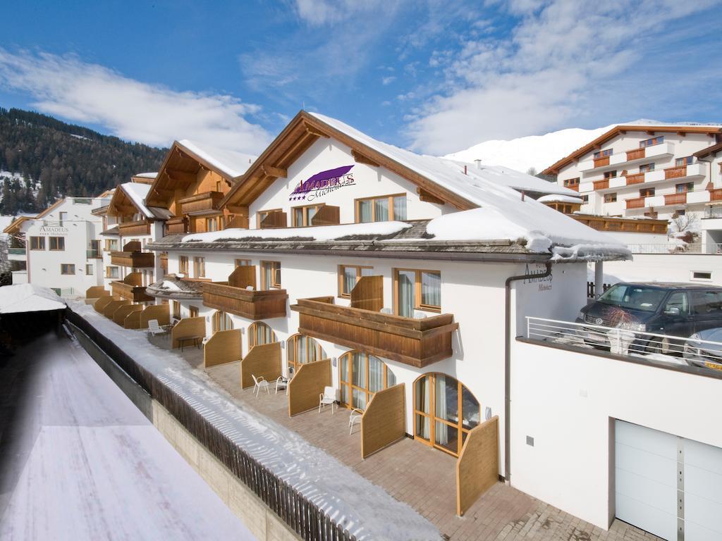 Hotel Amadeus Micheluzzi Зерфаус Екстериор снимка