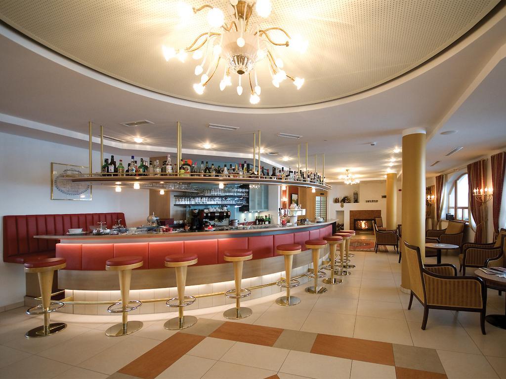 Hotel Amadeus Micheluzzi Зерфаус Екстериор снимка