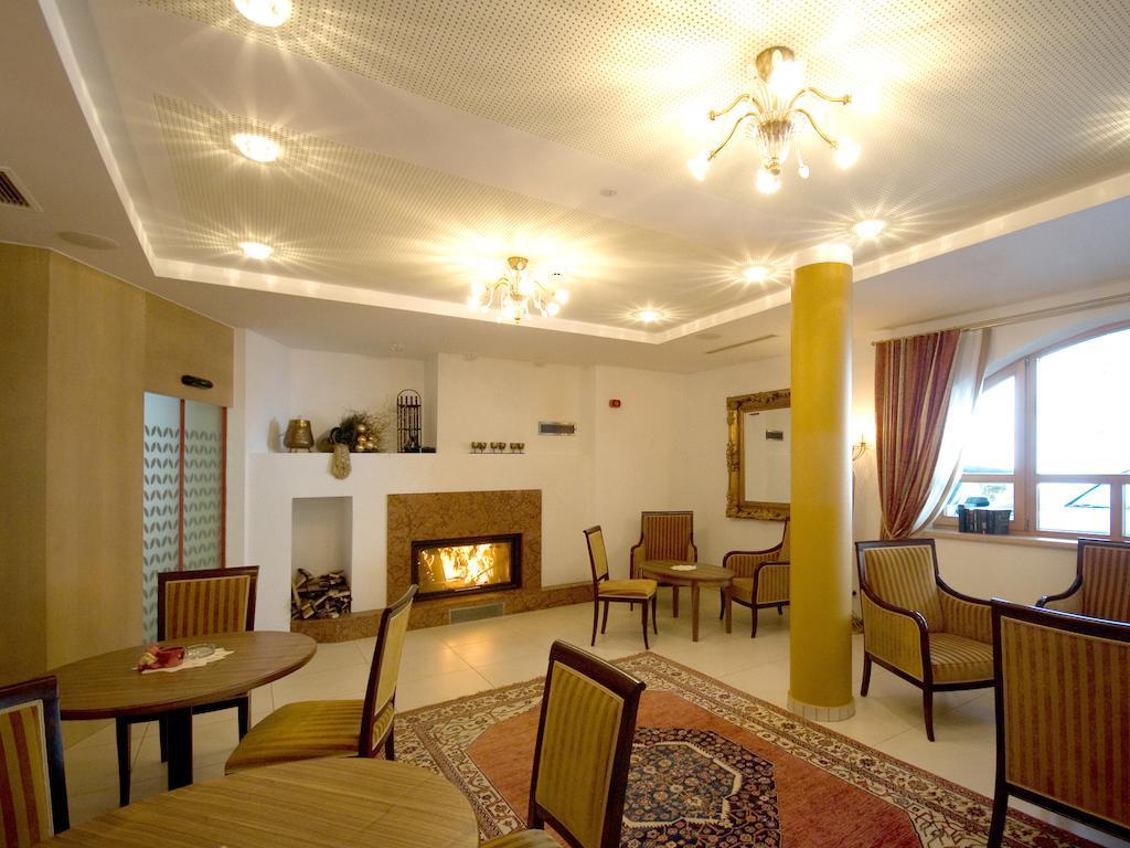 Hotel Amadeus Micheluzzi Зерфаус Екстериор снимка