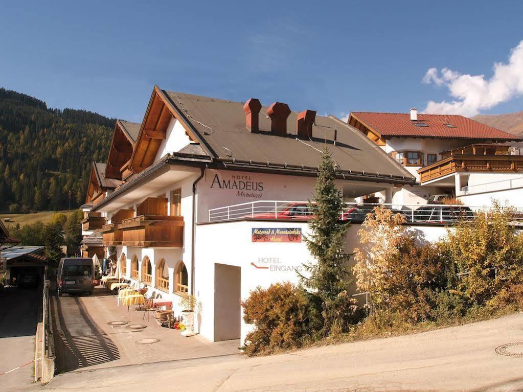 Hotel Amadeus Micheluzzi Зерфаус Екстериор снимка